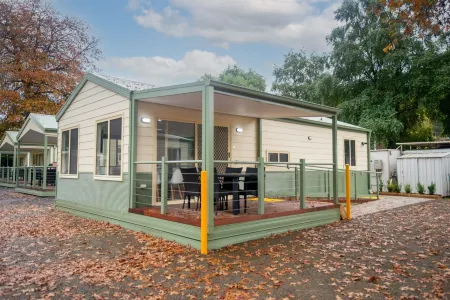 Warburton Holiday Park Отели в г. Уорбертон