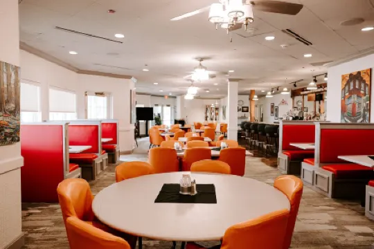 芬尼利酒店及會議中心