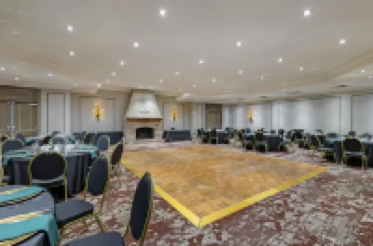 Best Western Plus Stoneridge Inn  Conference Centre Hotels in Middlesex County