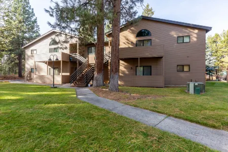 Community Pool and Hot Tub - Charming Mountain Oasis