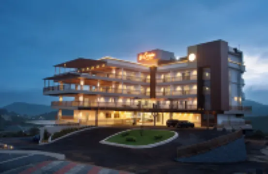 Le Crown Hotel