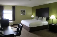 Quality Inn & Suites University Area Hotels in Muncie