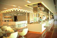 Pattana Sports Resort - bar