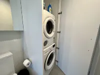 Stylish 1-Bed with Pool, Gym & Free Parking