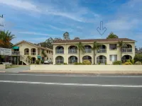 Batemans Bay Studio Escape with Lush Vista Hotels in Batehaven