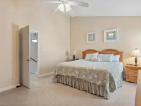 クリークサイド ゲッタウェイ ステイ フォー 8 ミルビルのホテル