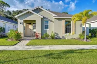 Near River & Parks: Labelle Family Home w/ Patio - Homestays