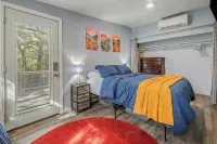 6 Mi to Kyle Field! Pet-friendly Getaway w/ Yard - 3-Star