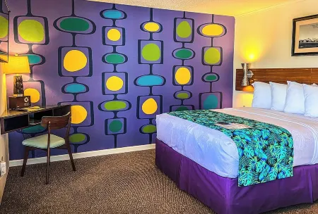 Roadrunner Lodge Motel Отели в г. Квэй