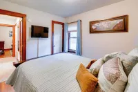 1 Mi to Akron Zoo: Ranch-style Home w/ Yard! - Homestays