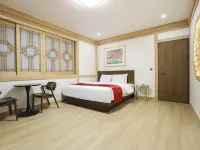 Daejeon Yuseong Manwol Hotel (Hanok) Hotels near Noeun Station
