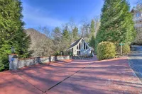 Spacious Lake Santeetlah Cottage w/ Lake Views! - Wifi