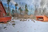 Secluded Johnsburg Retreat w/ Hot Tub & Fire Pit - 3 estrellas