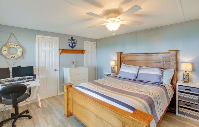 Bright Byrdstown Home w/ Views of Dale Hollow Lake