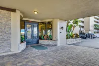 Breezy Daytona Beach Studio w/ Balcony & Views! - Condos