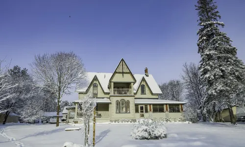 The Saucy Willow Inn and Cottages