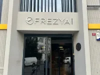 فريزيا فاميلي هوتل Hotels near رصيف ميناء الحريم