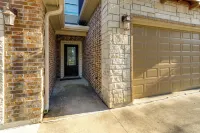 Spacious & Family-friendly! Tamu Townhome w/ Yard - Apartments
