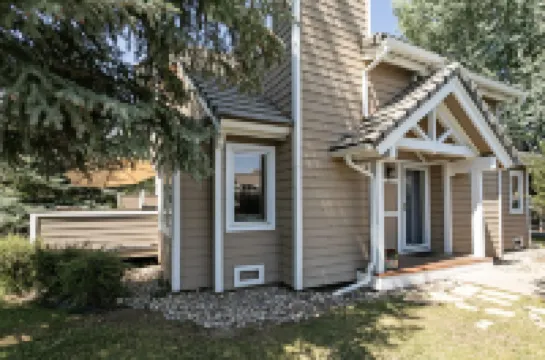 470 Homestead Unit 13 2 Bedroom Townhouse