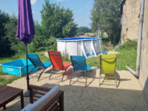 Holiday Home in Grury with Pool & Garden Hôtels à : Grury