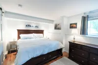 A Topnotch Stowe Experience - Stowe Condo with Free Resort Pool & Hot Tub