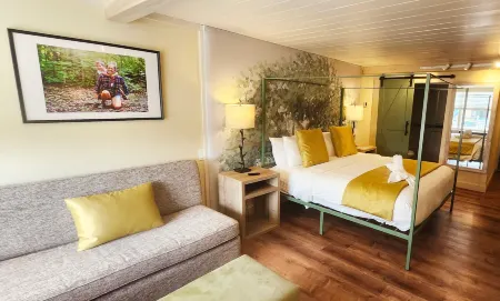 Arbors at Island Landing Hotel & Suites