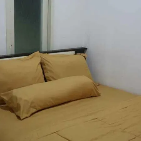 Lestari Homestay فنادق في غريسيك ريجينسي