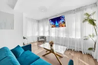 Uscale 2BR Escape in the Heart of NYC