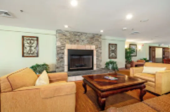 Berkshire Mountain Lodge Hotels in Pittsfield