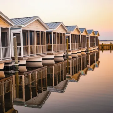 Blufin Bungalows & Marina