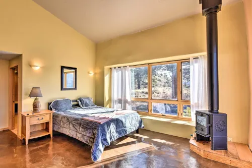 Luxe Twin Lakes House w/ Mountain & Lake Views! - WiFi