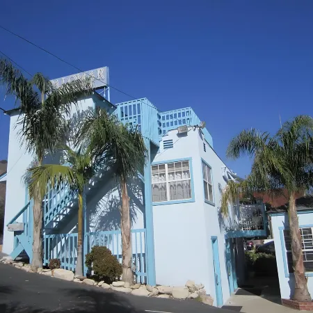 The Palomar Inn