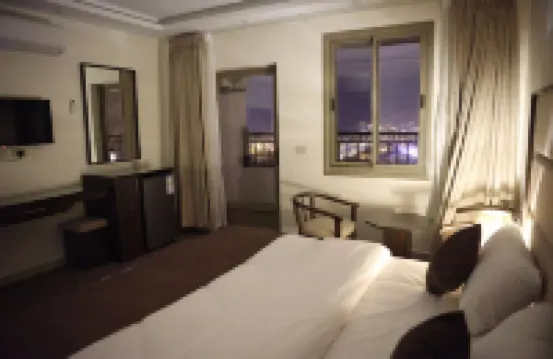 Petra Brothers Hotel