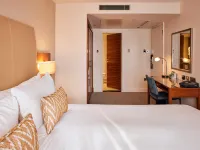 Thistle London Trafalgar Square Hotels near Trafalgar Studios