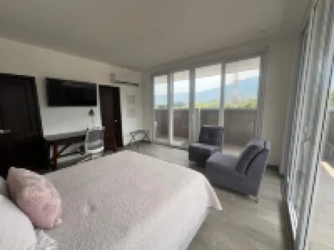 Luxury 3BR Penthouse City Mall SPS Hotels in 