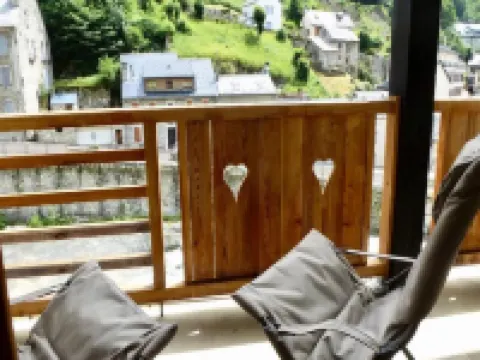 Apartment in Pyrenees with Mountain Views Hotels in Sers