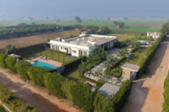 Elivaas Levante Farms 5 BHK Villa Hotels in 