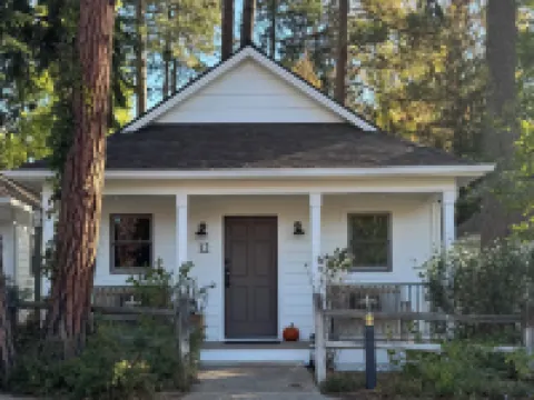 The Cottages at Bigfork Hotels in Bigfork