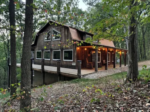 Last Minute & Early Bird Discounts! Beautiful Cabin on 20 Acres in Hocking Hills