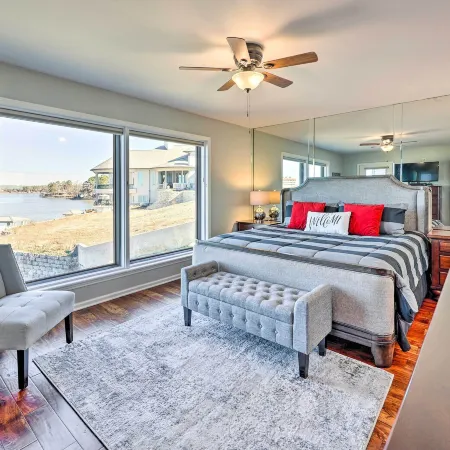 Waterfront Hot Springs Condo: Pool, Hot Tub Access
