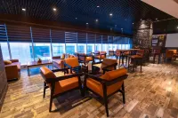 Hilton Garden Inn New Delhi/Saket - bar