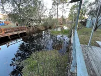 FISH from dock/ Covered boat slip- on Canal to Lake Santa Fe - 民泊