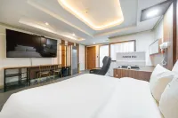 Siheung Eros Hotel - parkir