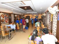 โรงแรมวาร์ชัน อินเทอร์นาชั่นแนล โรงแรมในเอโรด