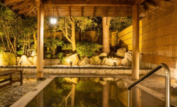 Hotel Hoho "A Hotel Overlooking the Echigo Plain and the Yahiko Mountain range"