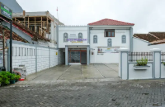 Urbanview Bimo Homestay near Sindu Kusuma Edupark Yogyakarta