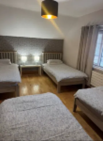 Dernvale House - Single room -sleeps 4 - 3-Star