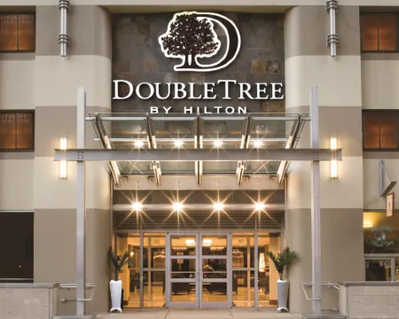 DoubleTree by Hilton Hotel & Suites Pittsburgh Downtown Hotels in Pittsburgh