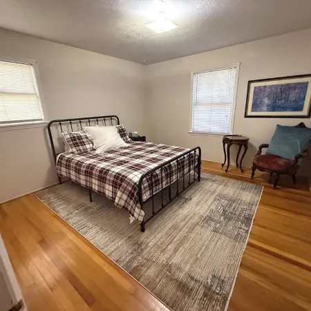 Central 3-bedroom house in Redding with Pool & Vintage Bar Room