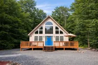 Cozy Family Getaway - Pet Friendly, Fire Pit, BBQ